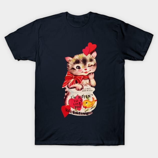 kitten love fish T-Shirt by center12